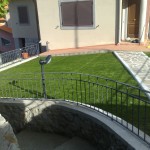 posa erba finta sintetica ornamentale
